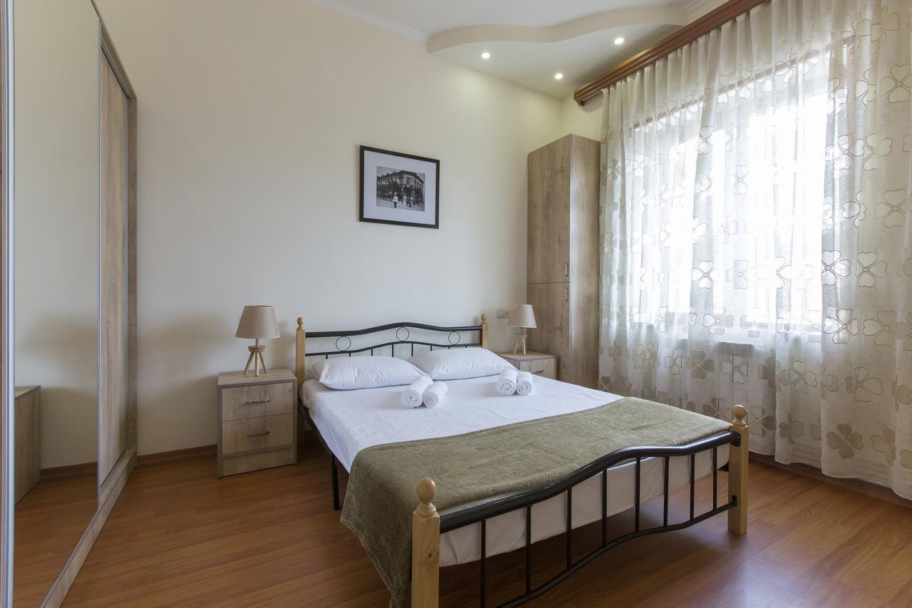 Umba Apartment N1 - 2 Bedrooms Єреван Екстер'єр фото