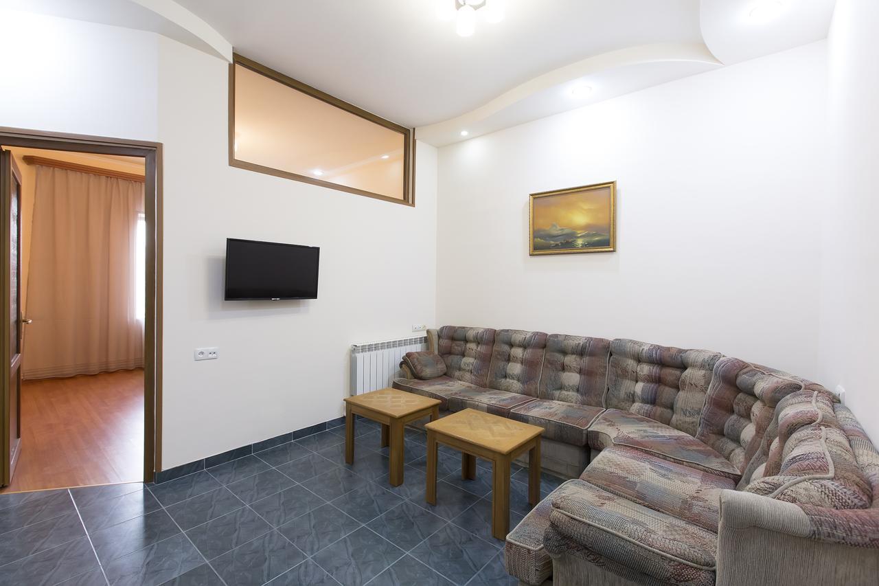 Umba Apartment N1 - 2 Bedrooms Єреван Екстер'єр фото